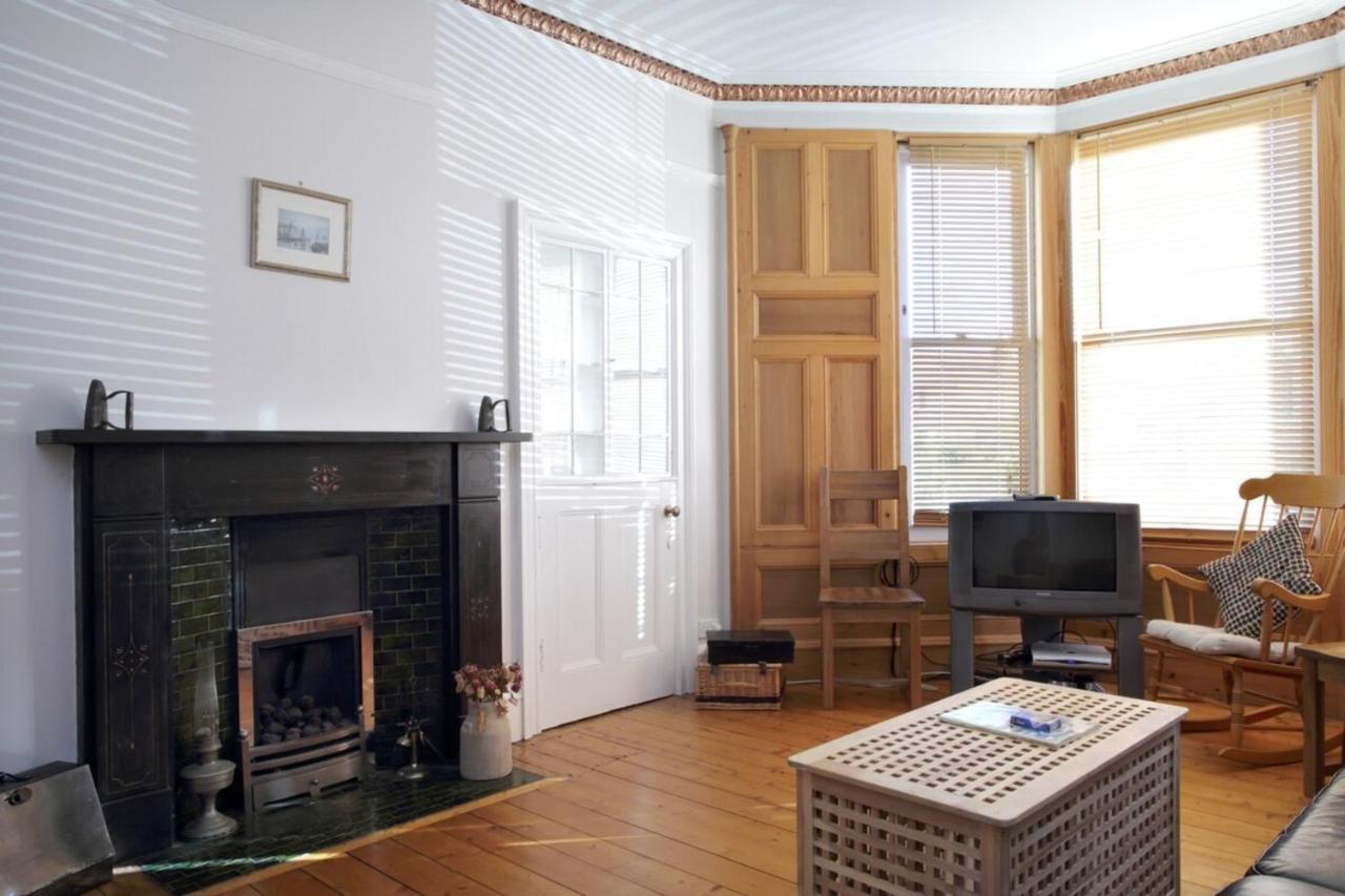 Central And Spacious 2 Bedroom Flat With Garden إدنبرة المظهر الخارجي الصورة
