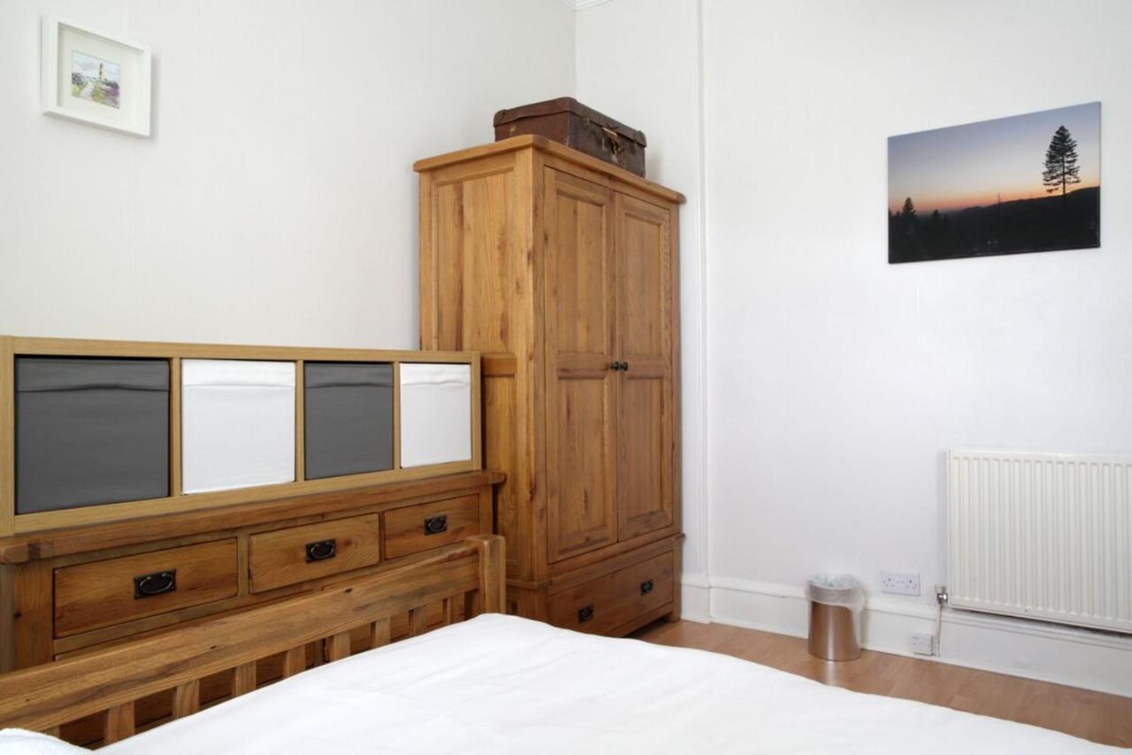 Central And Spacious 2 Bedroom Flat With Garden إدنبرة المظهر الخارجي الصورة